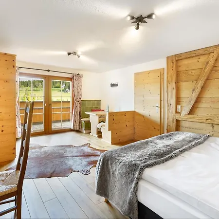 Schlehdorn מלון 4*